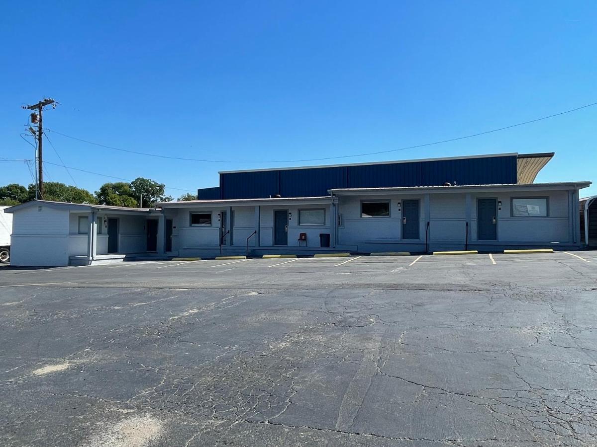 Budget Inn Madill Exterior photo
