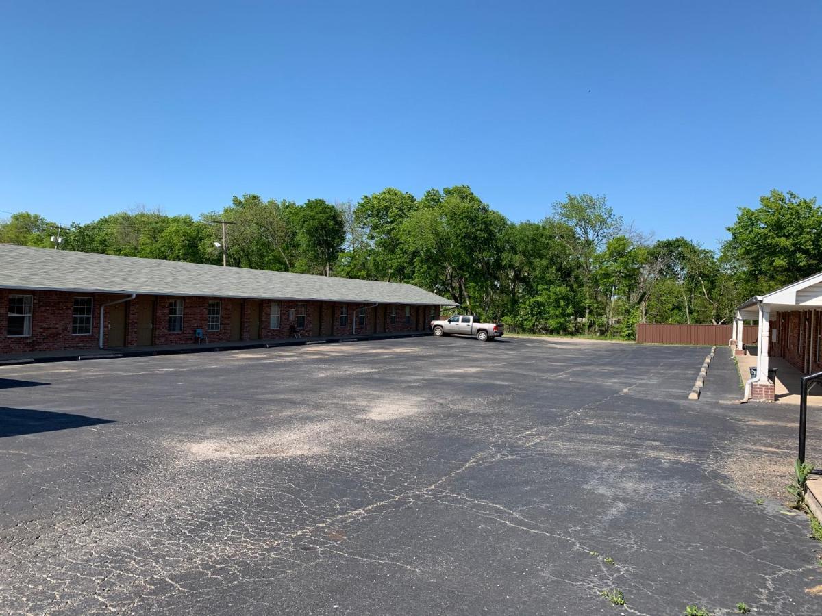 Budget Inn Madill Exterior photo